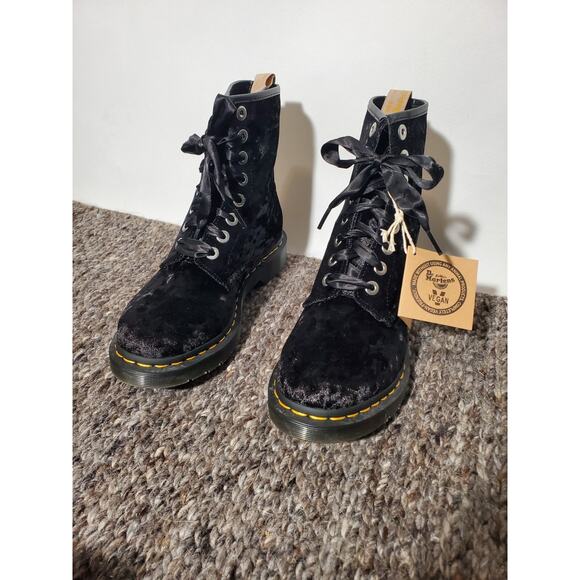 Dr. Martens Women's 1460 Vegan Crushed Velvet Boots Size 8 - Picture 1 of 11